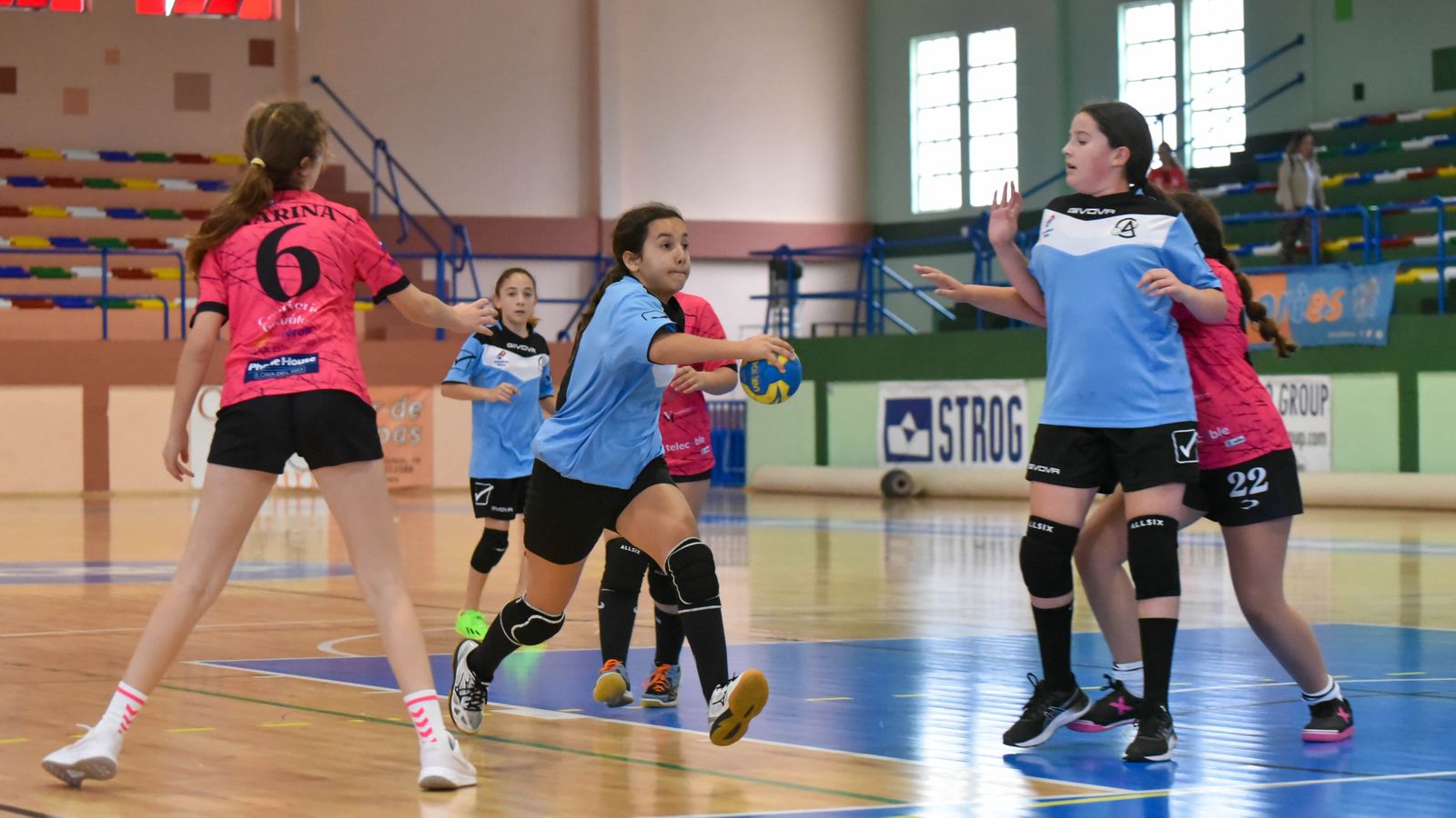 Las fotos de la segunda jornada del Cadeba de balonmano alevín de La Línea