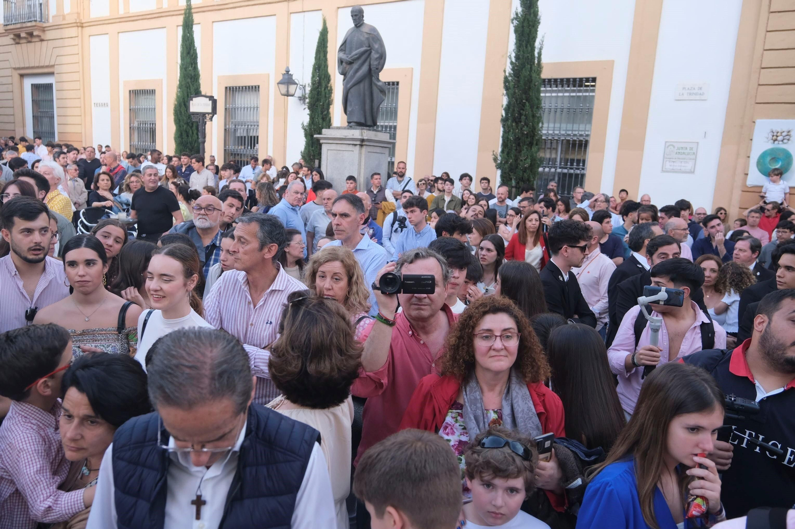 El vía crucis del Cristo de la Providencia de Córdoba, en imágenes