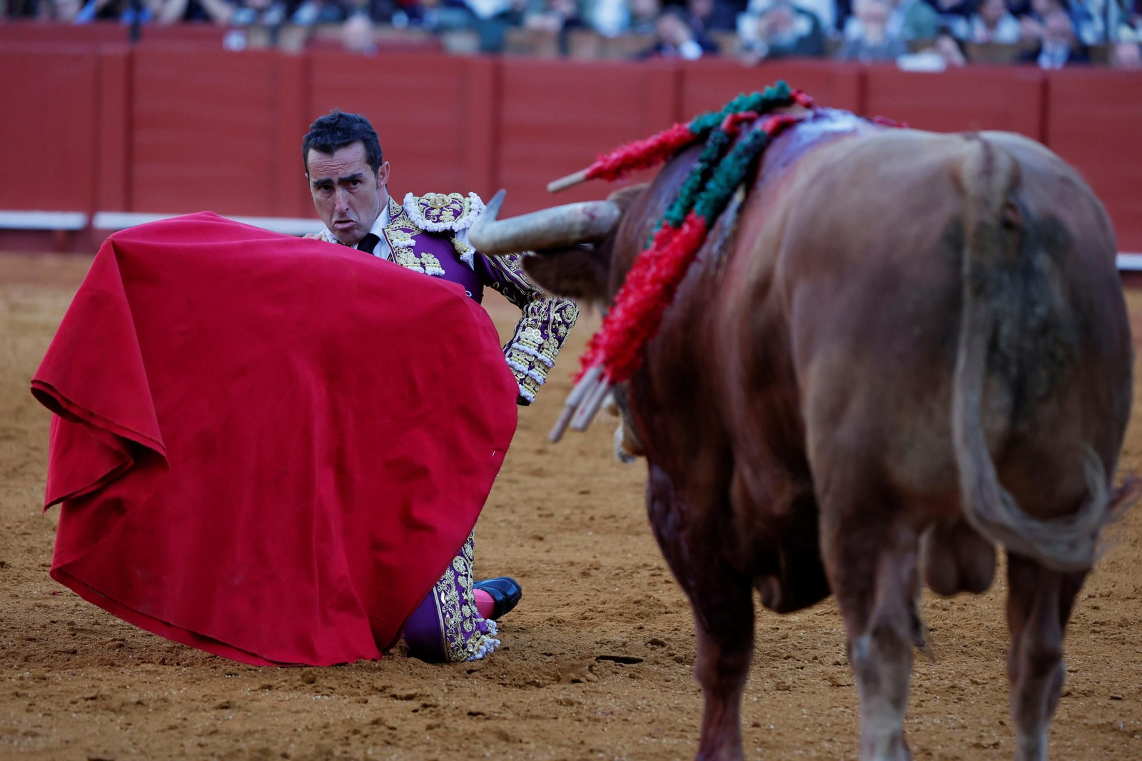 Las fotos de la corrida de David Galván, El Fandi y Ginés Marín en la Maestranza