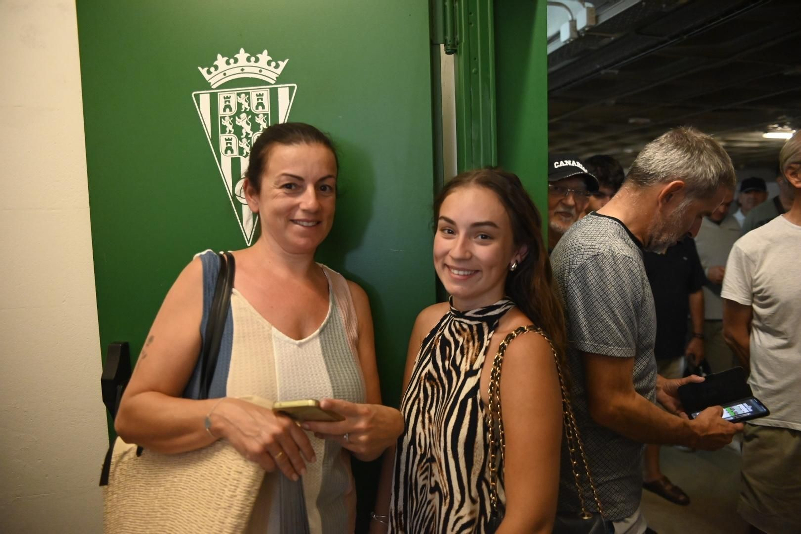 Las imágenes del arranque de la segunda fase de la campaña de abonados del Córdoba CF