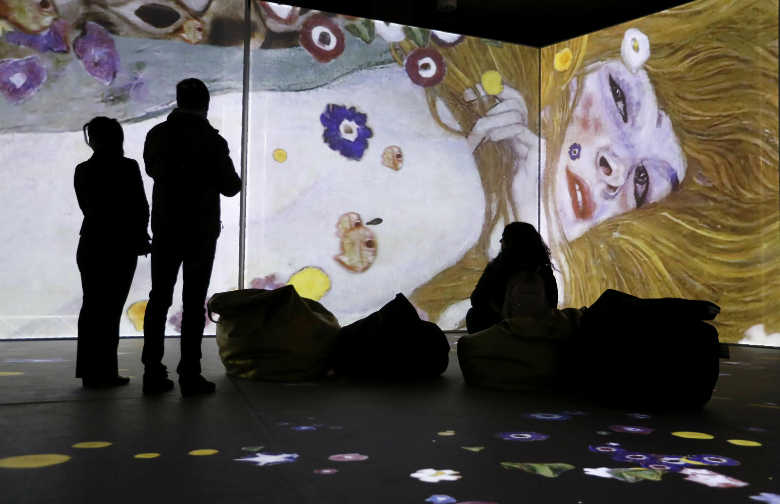 Fotos de la exposición 'El Oro de Klimt' en el Muelle Uno