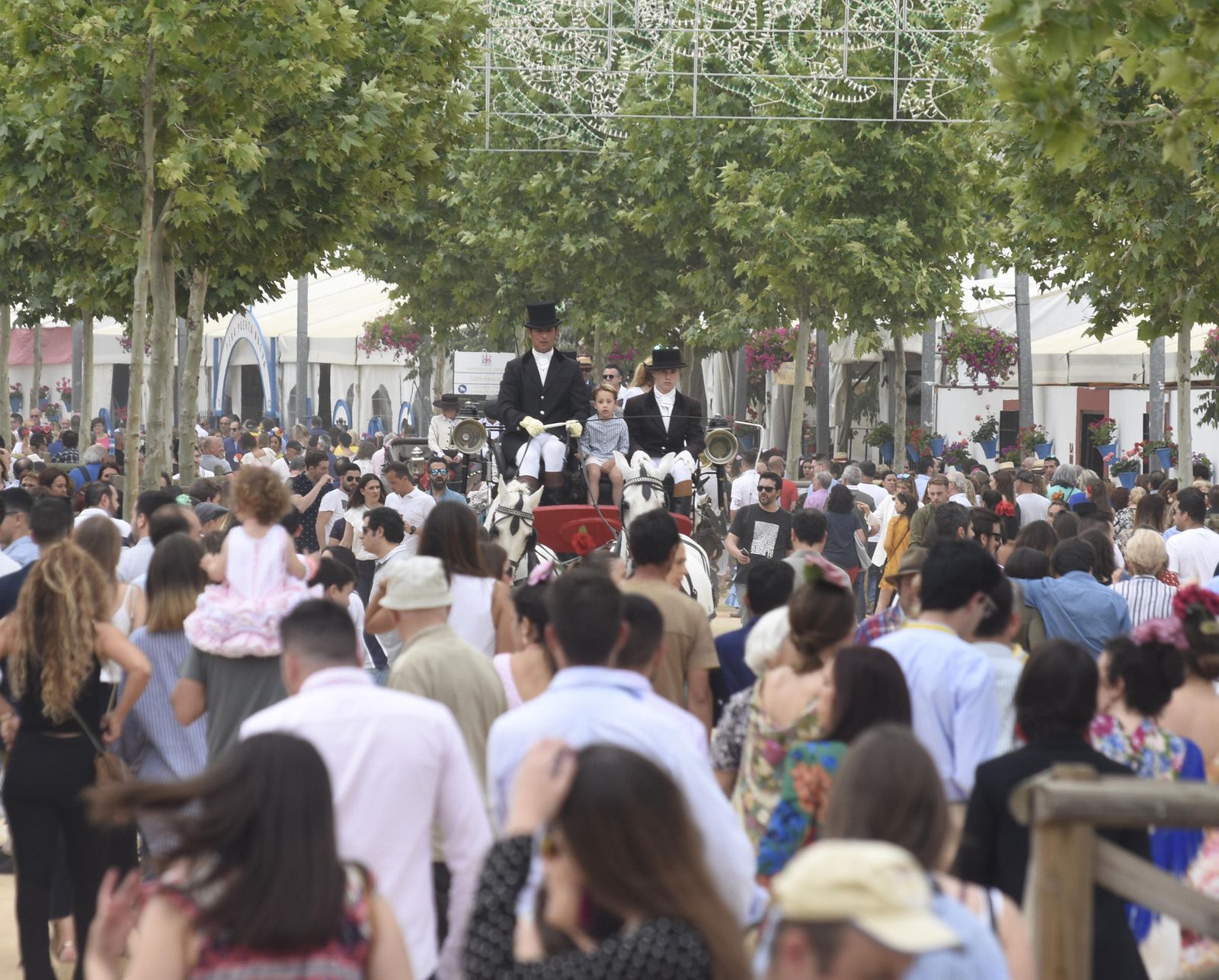 Ambiente festivo en El Arenal.