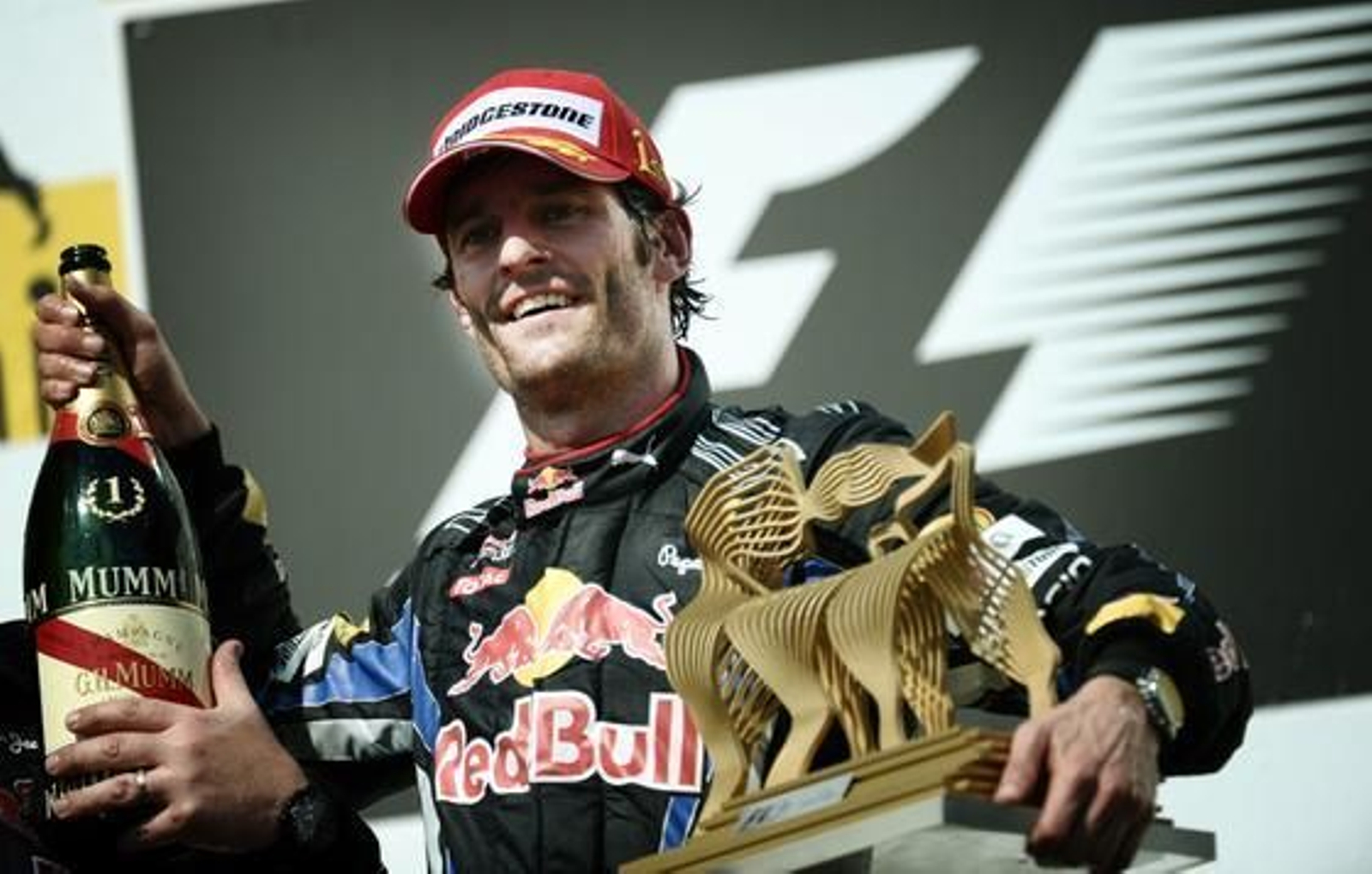 Fernando Alonso acaba segundo por detrás de Webber en el Gran Premio de Hungría. / AFP