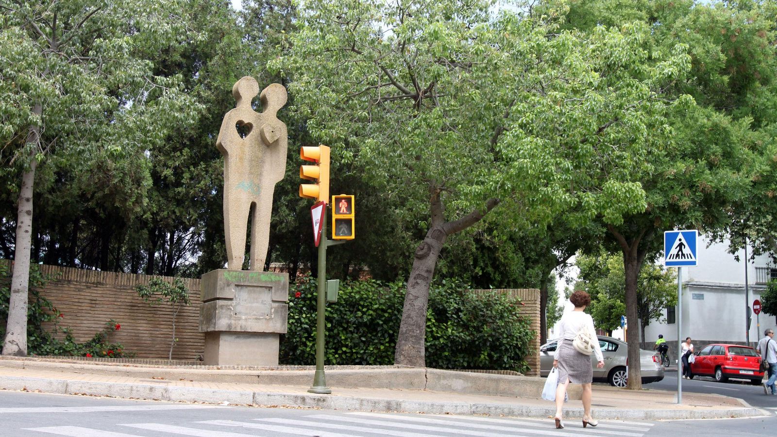 El monumento al Donante de Sangre en su anterior espacio.