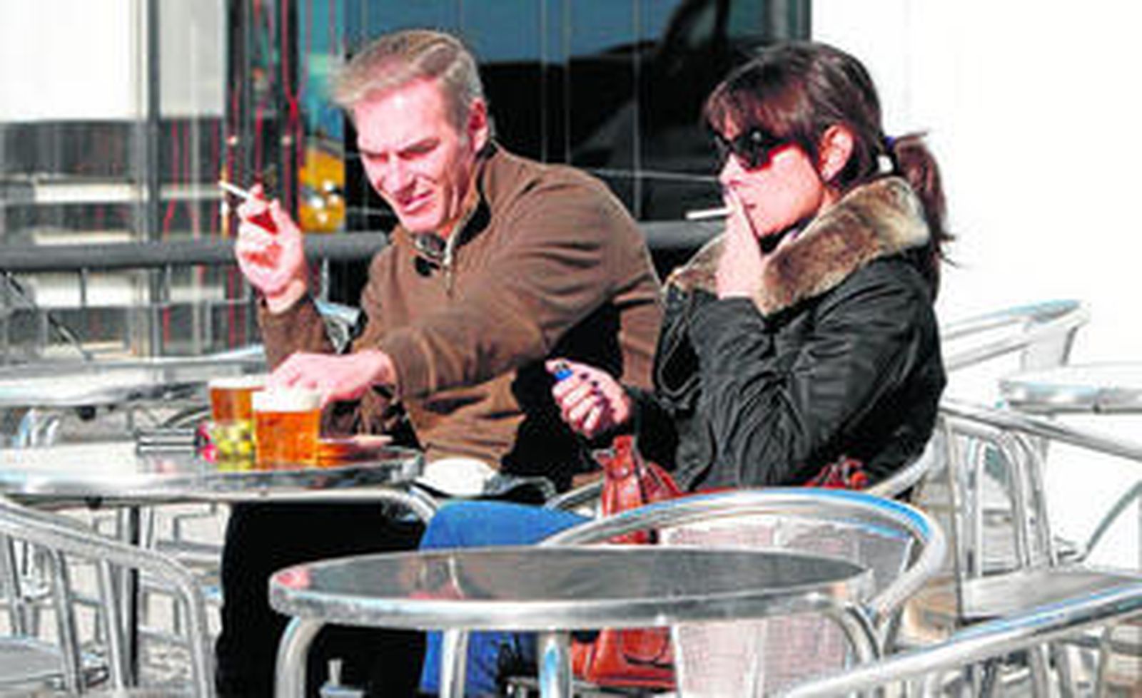 La hostelería achaca un 30% de sus pérdidas en 2011 a la Ley del Tabaco