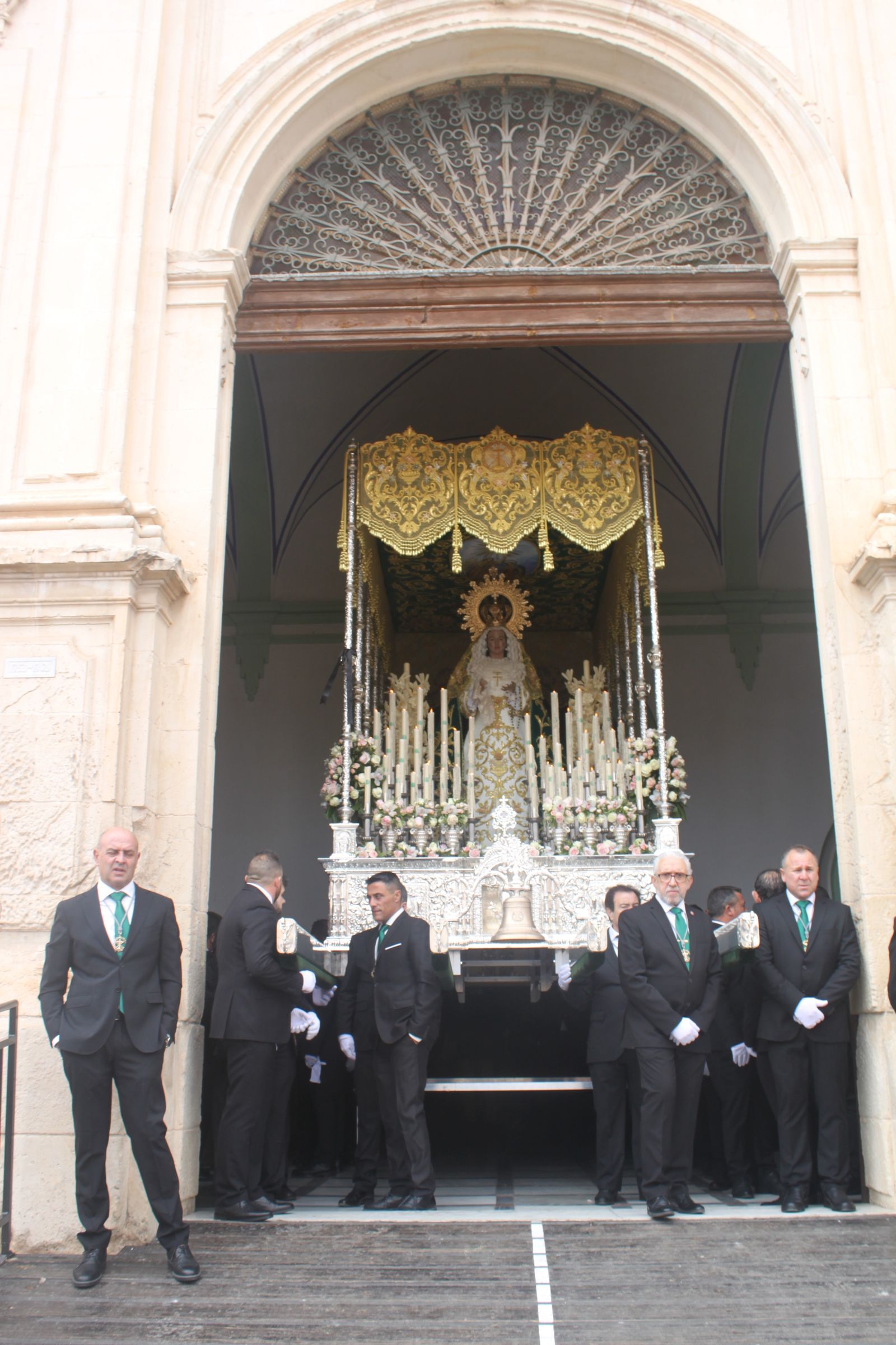Las imágenes del Domingo de Resurrección en Vélez Rubio
