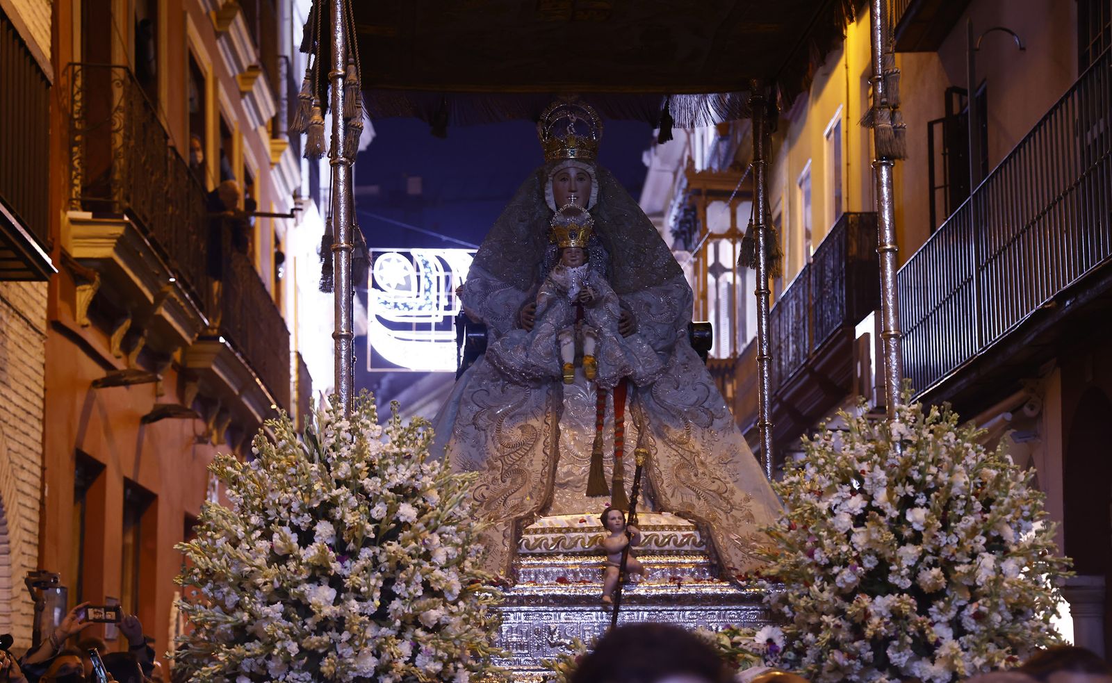 La procesión de la Virgen de los Reyes, en imágenes