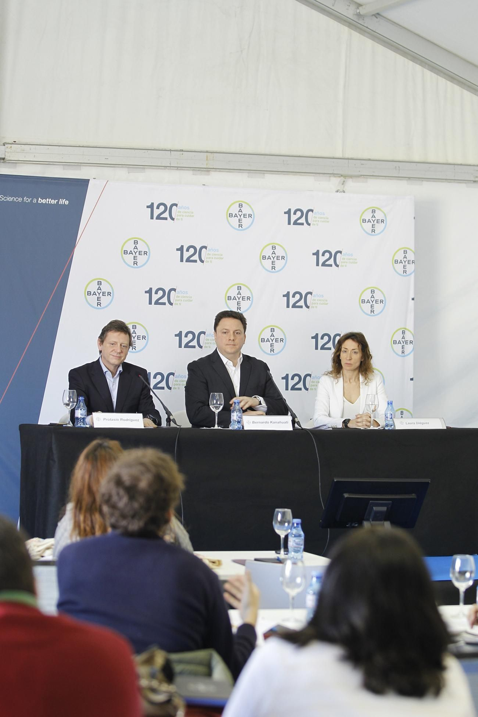 Fotogalería presentación resultados Bayer