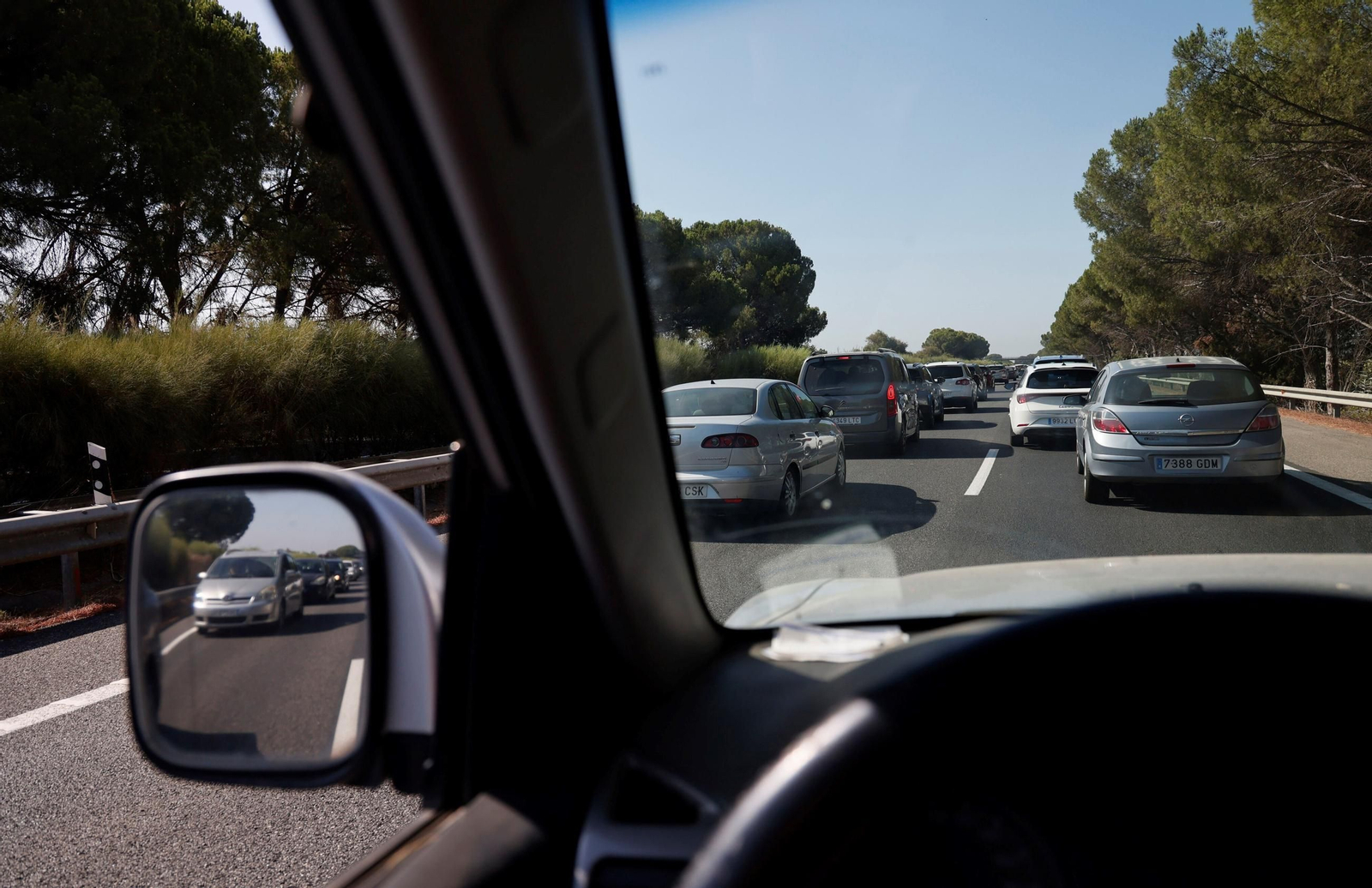 Tráfico retenido en la autovía AP-4, en una imagen del fin de semana pasado.