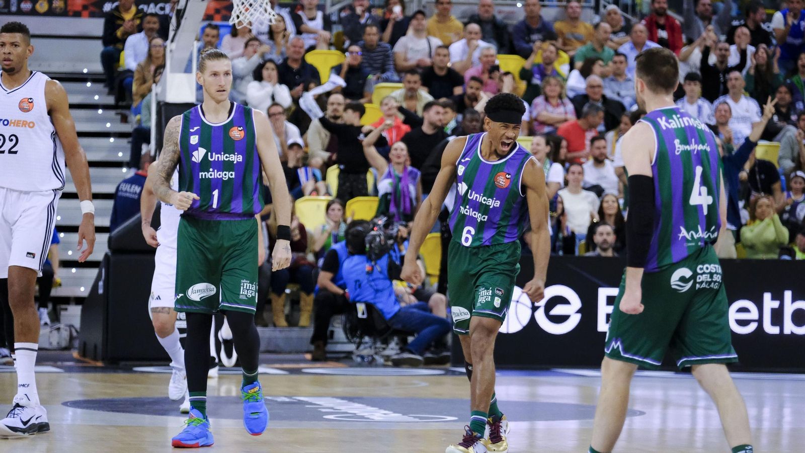 El Unicaja, campeón de Copa: Todas las imágenes del partido, la fiesta y la llegada a Málaga