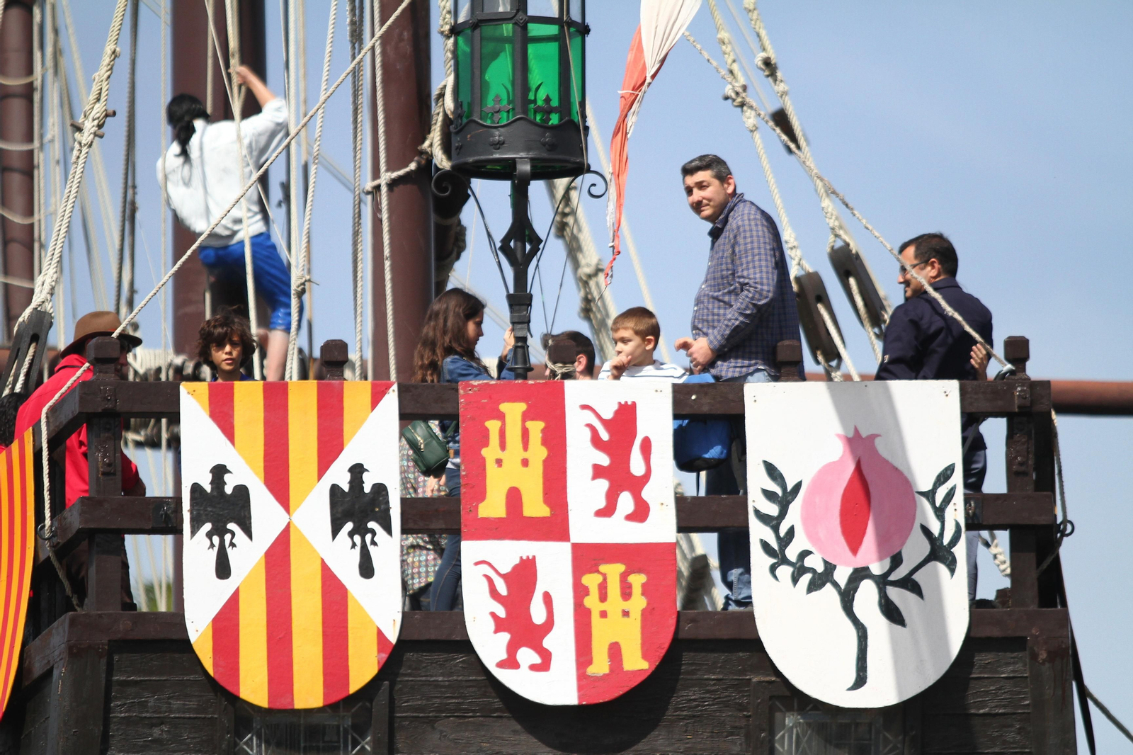 Imágenes del día de puertas abiertas en el muelle de las Carabelas