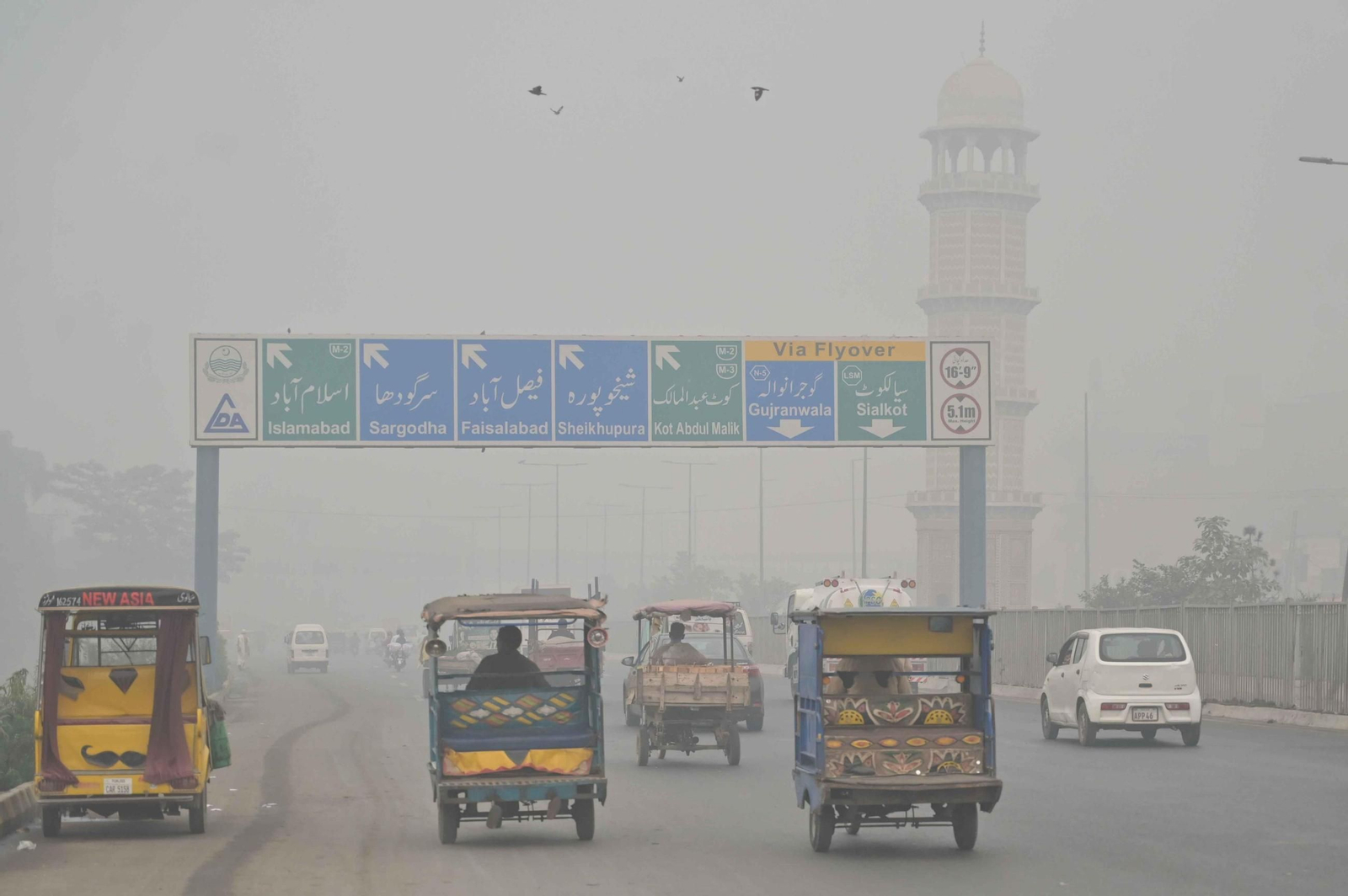 Una peligrosa nube de humo tóxico envuelve todo Pakistán: todas las imágenes