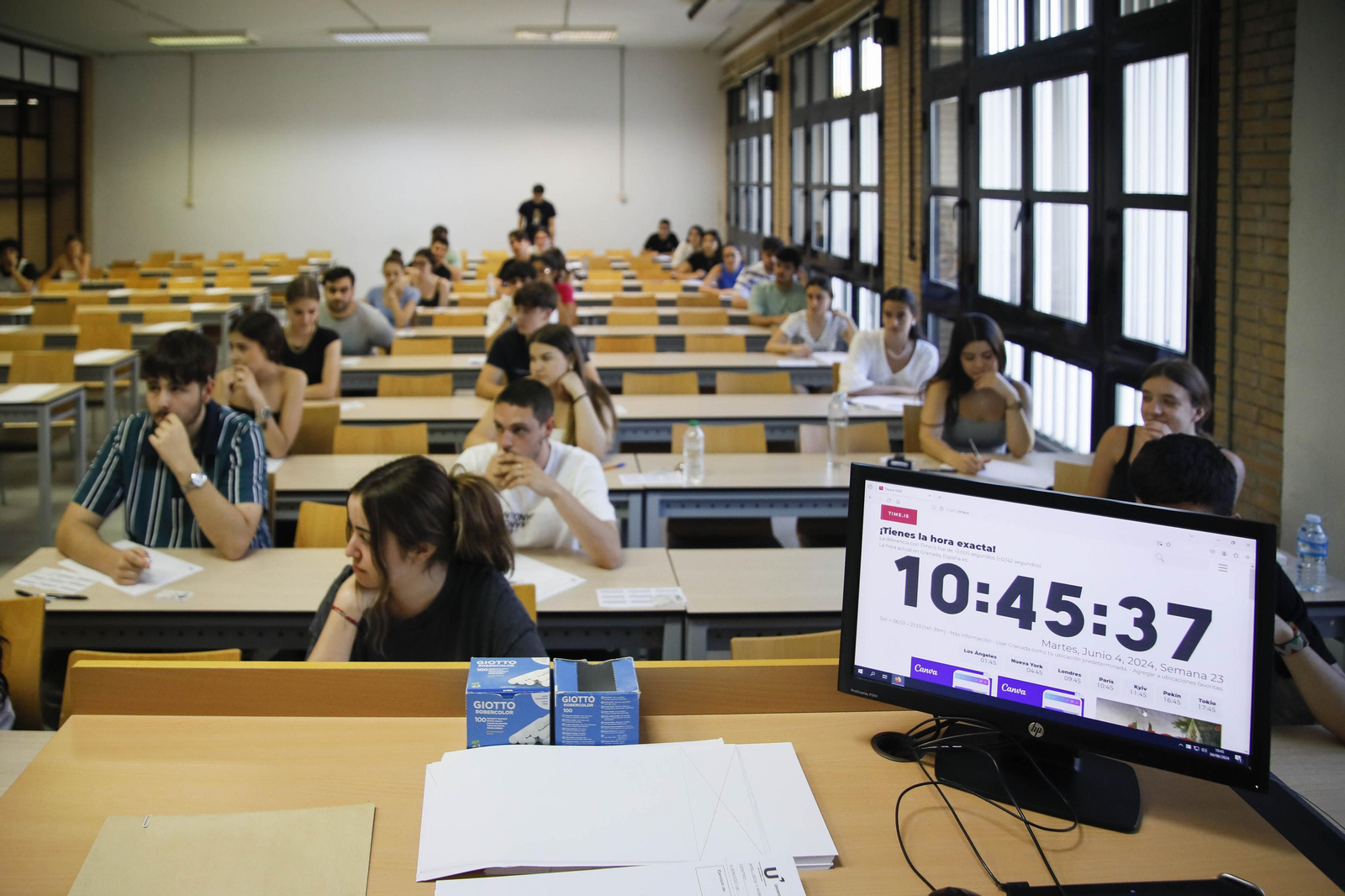 Imágenes de la evaluación para el acceso al sistema universitario (PEvAU)