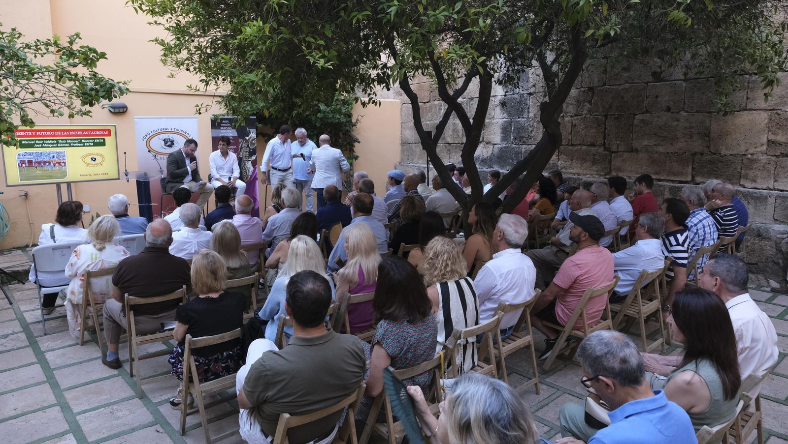 Conferencia del Foro Cultural 3 Taurinos 3, en imágenes