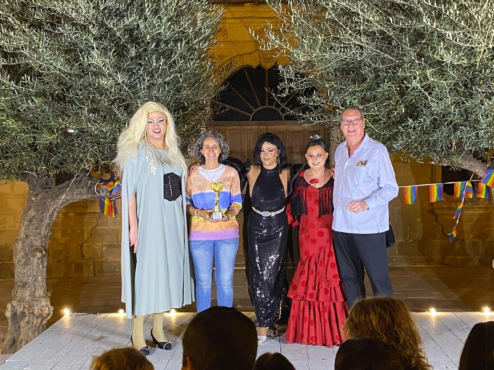 Susana Domínguez Jiménez y Manuel Marín Polo junto a Deena Citrón, Minerva Lazangre y Naomi Nattrix, Susana Domínguez Jiménez y Manuel Marín Polo junto a Deena Citrón, Minerva Lazangre y Naomi Nattrix,