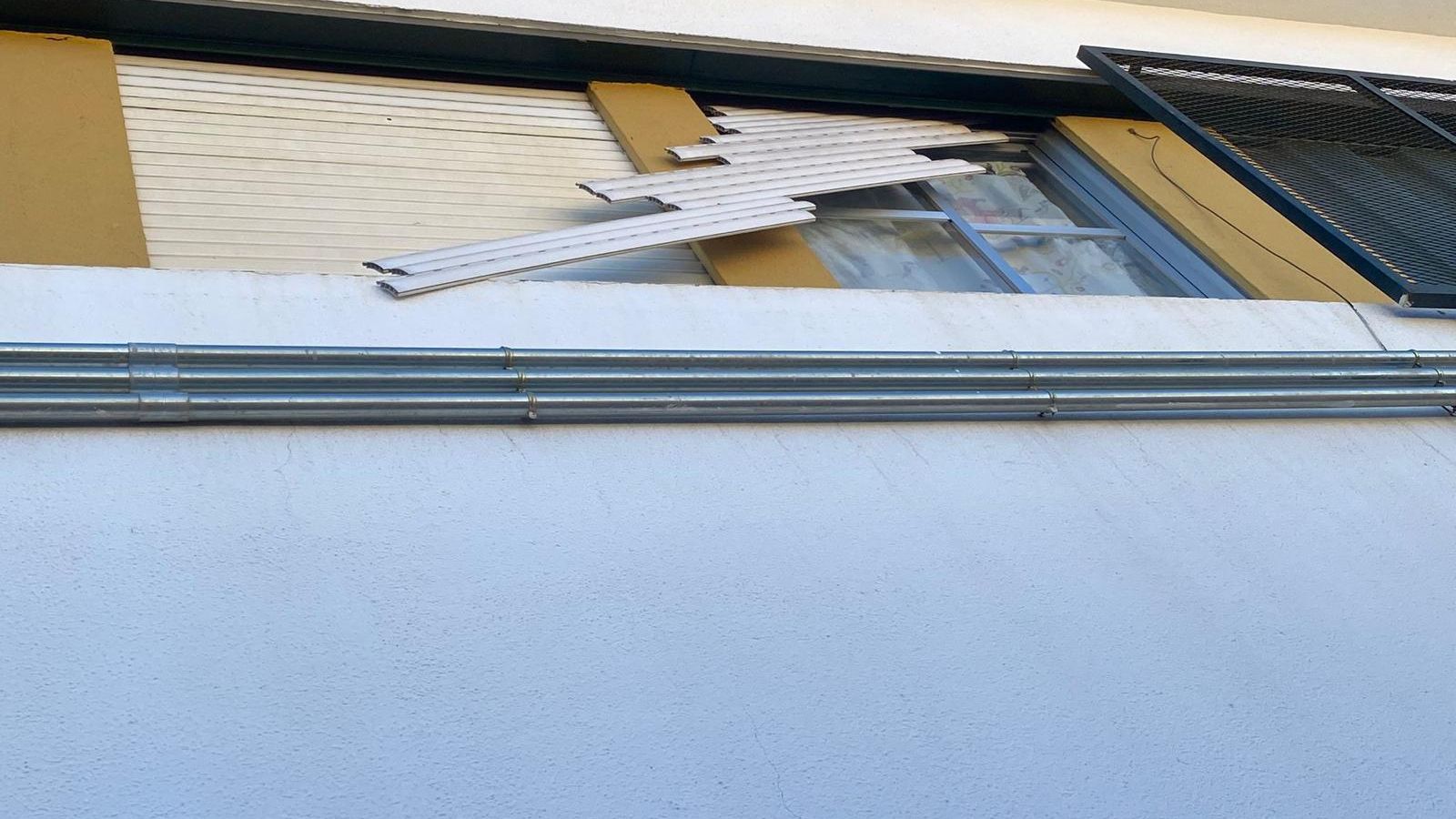 Daños en una ventana.