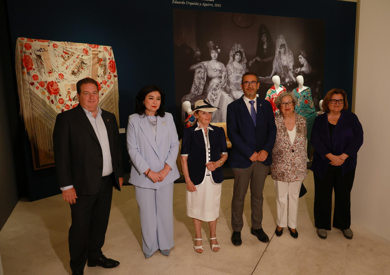 La nueva exposición de Mantones de Manila de la colección Perraut, en imágenes