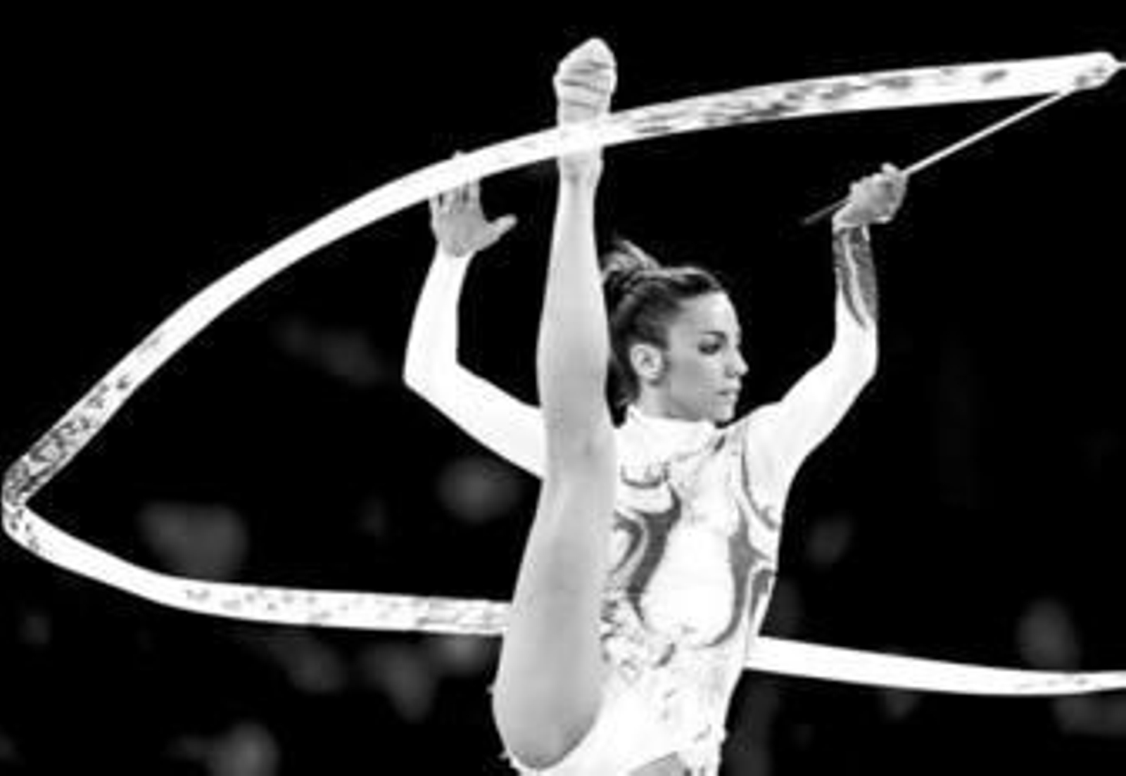 Almudena Cid, durante su último ejercicio con la cinta.