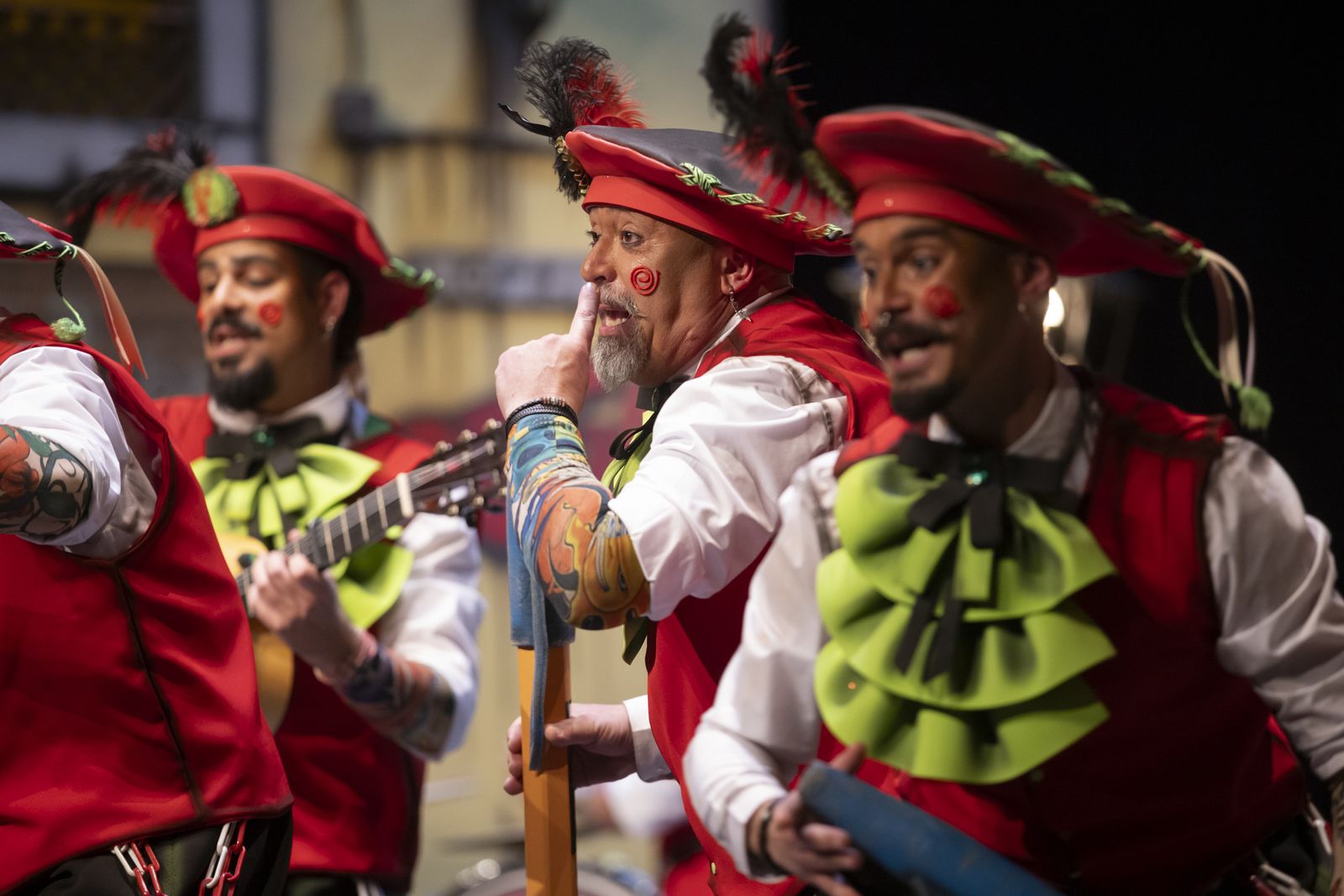 Imágenes de la murga "Los Lope de Pega" en la final del Carnaval Colombino 2024