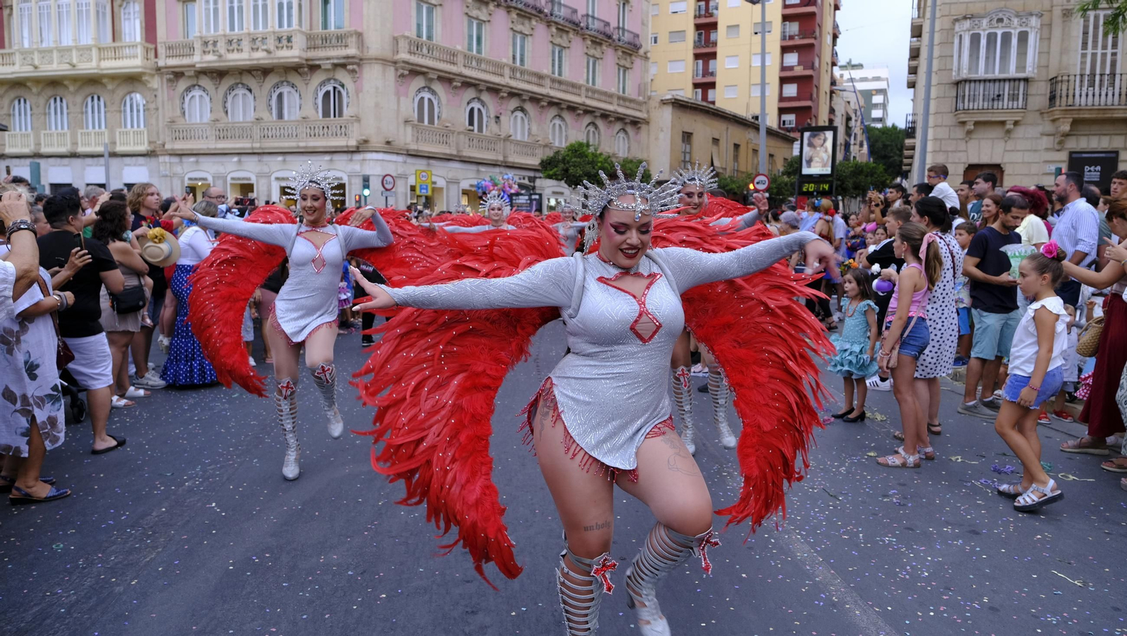 Las mejores imágenes de la Batalla de Flores de Almería