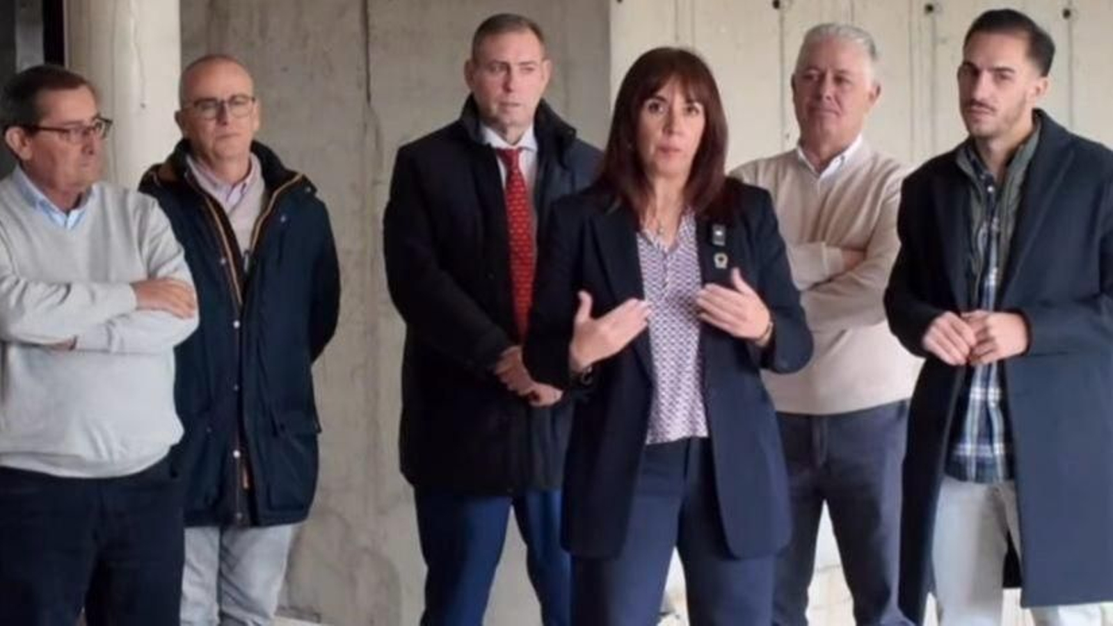La diputada Olvido de la Rosa, junto a José Antonio Rodríguez, al senador Pepe Entrena, y al alcalde de La Malahá, Javier Ramírez, en una visita al municipio