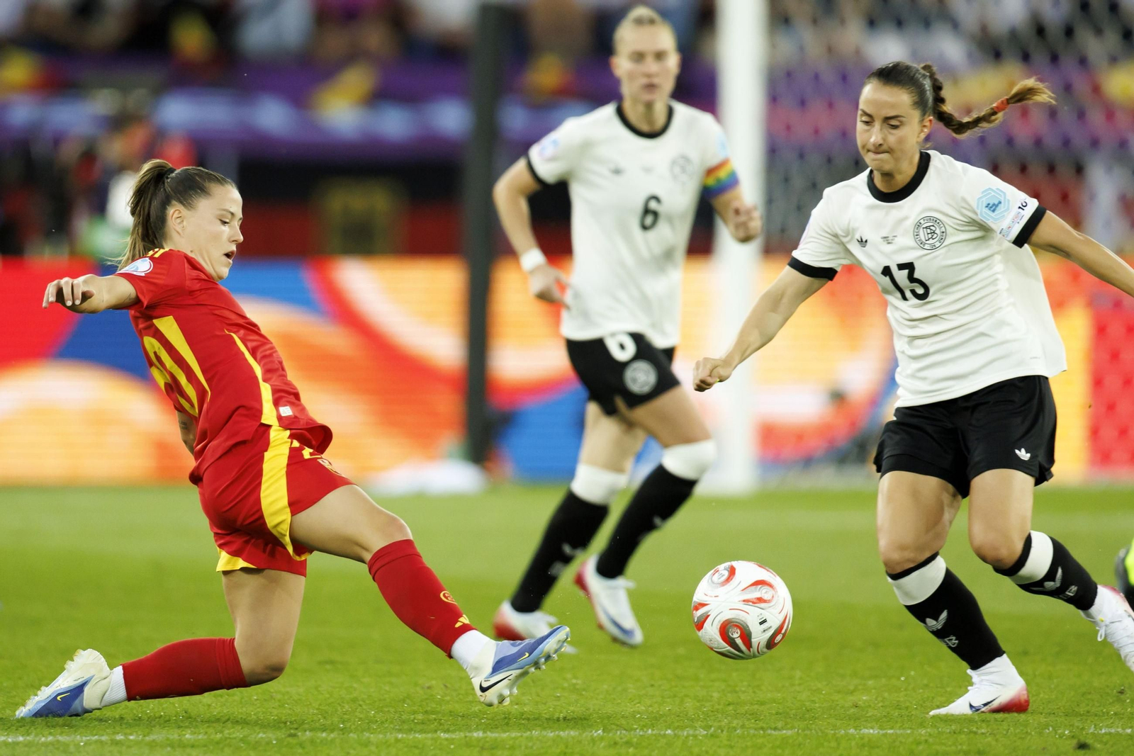 Las mejores imágenes de la semifinal Alemania - España de la Eurocopa femenina