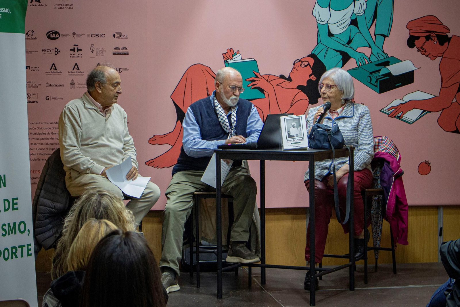 Paco Vigueras presenta 'Toma de Granada: crónica de una polémica' en la Feria del Libro de Granada