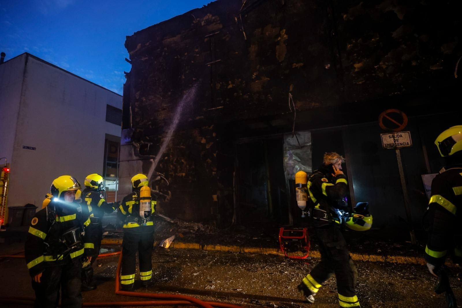 Así ha quedado la trasera del Chikipark tras el incendio