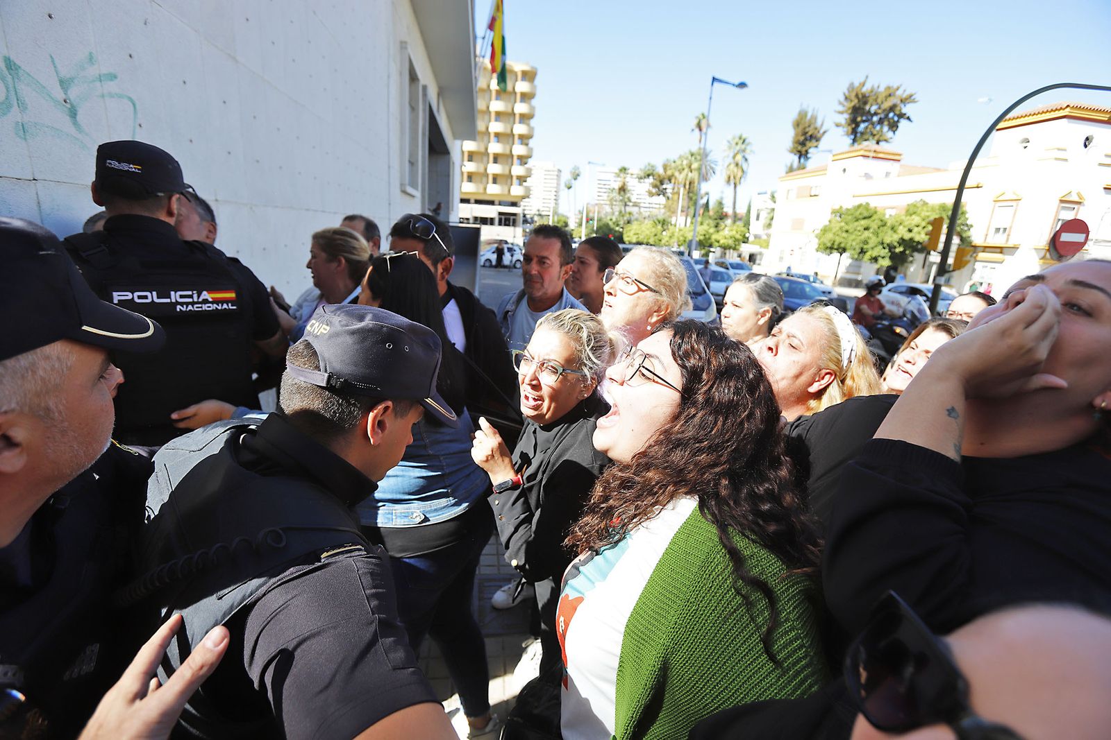 Llegada a los juzgados del detenido por el atropello mortal en Gibraleón