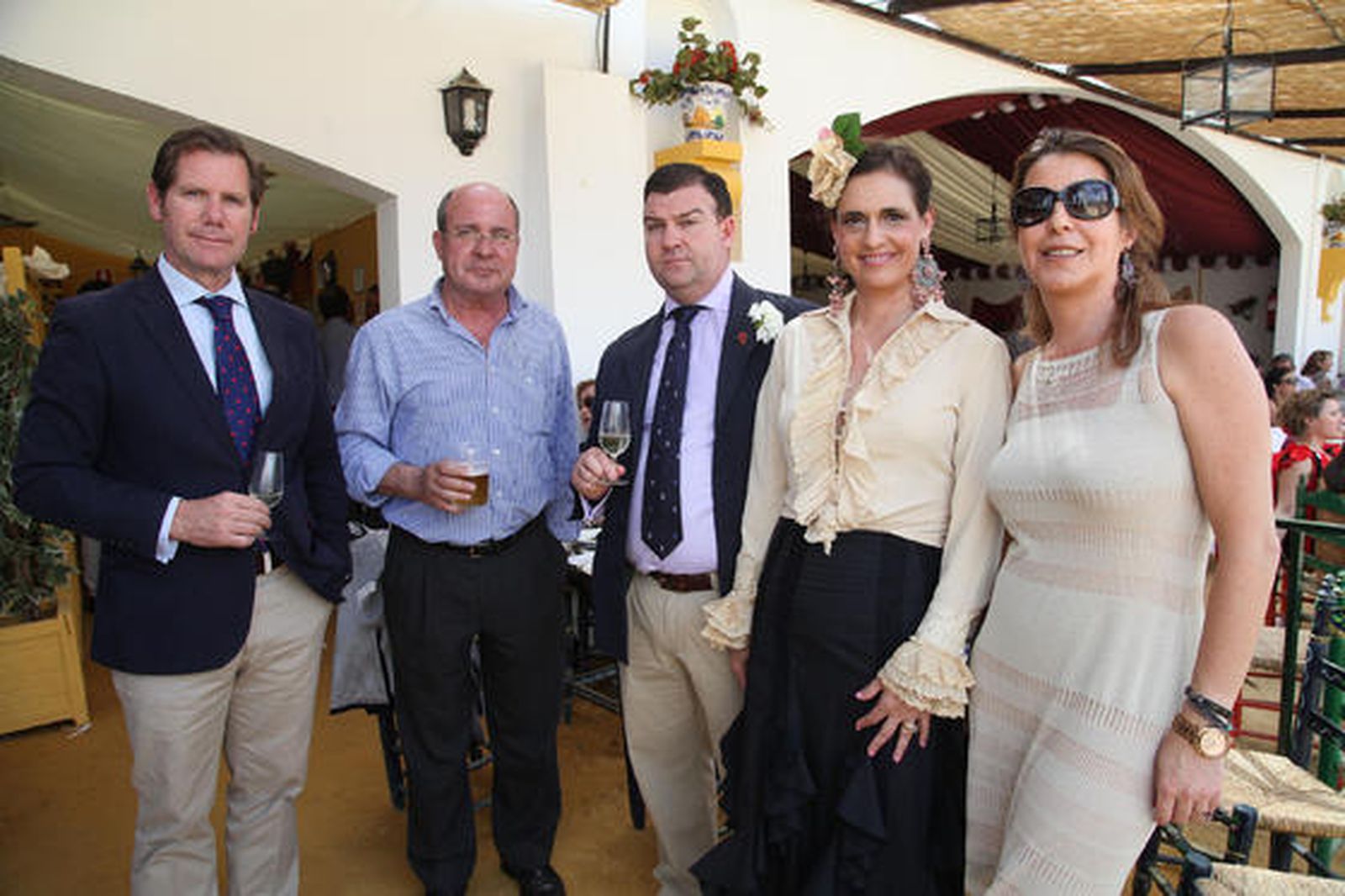 Daniel González Aller; el ex director de Diario de Jerez y Diario de Cádiz, Manuel de la Peña; Alberto Martínez, Rosa Joly y Mara Rubio, del gabinete jurídico del Ayuntamiento.

Foto: Vanesa Lobo