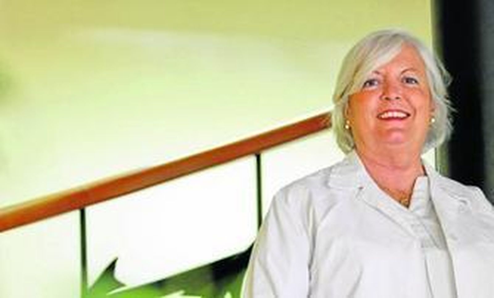 La facultativa, antes de la entrevista, en la sede de la AECC en Málaga.