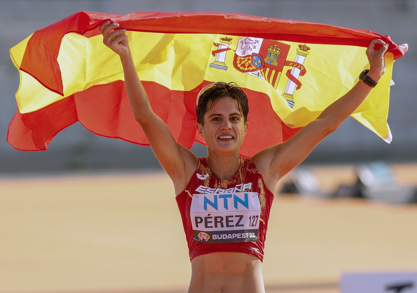 Granada celebra que María Pérez y Esther González hayan "hecho historia" en el deporte