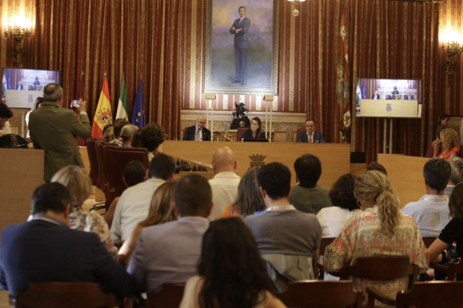 La recepción institucional a los productores norteamericanos fue en la Casa Consistorial.