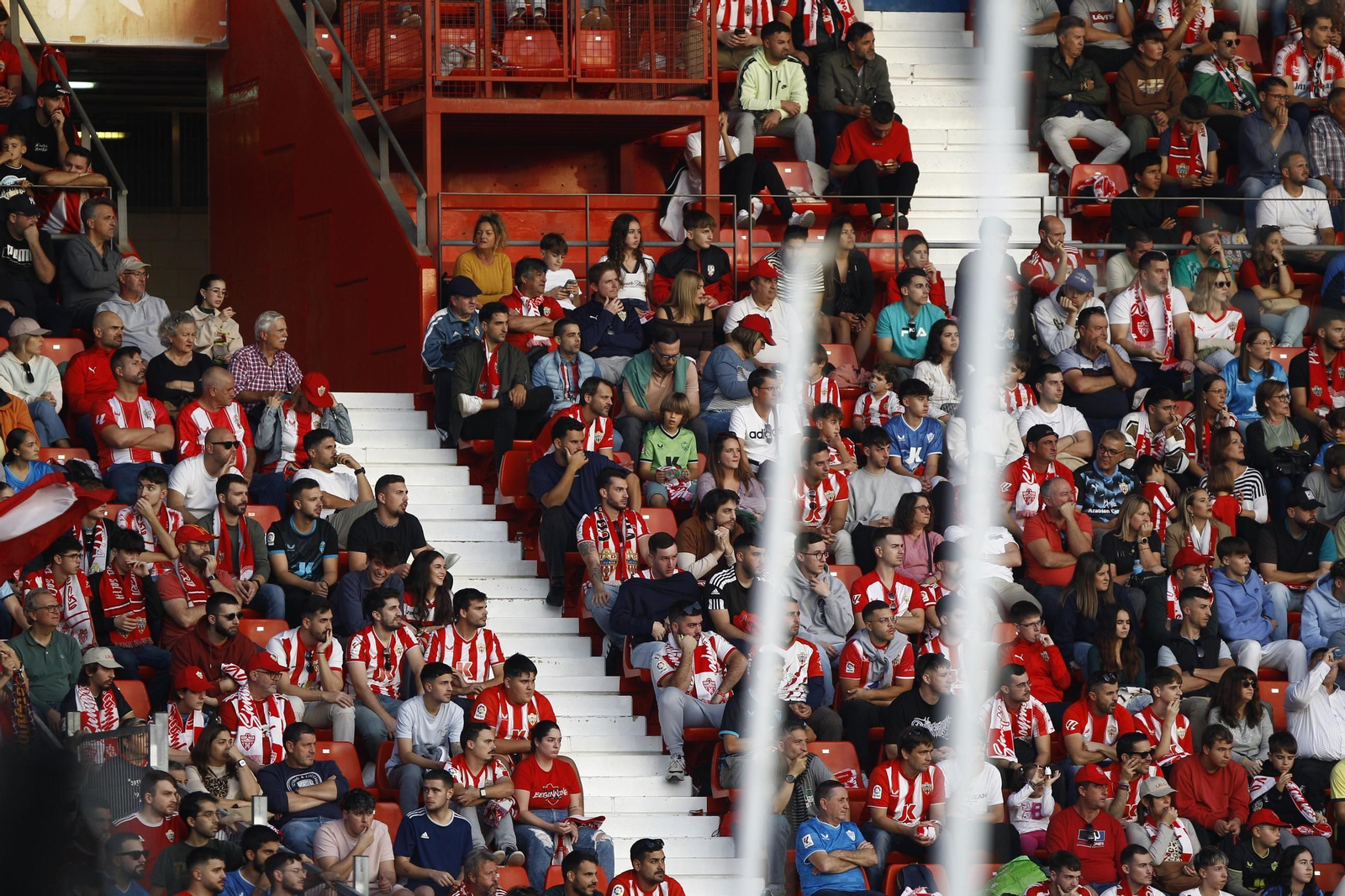 Búscate en las fotos del partido U.D. Almería-Granada C.F.