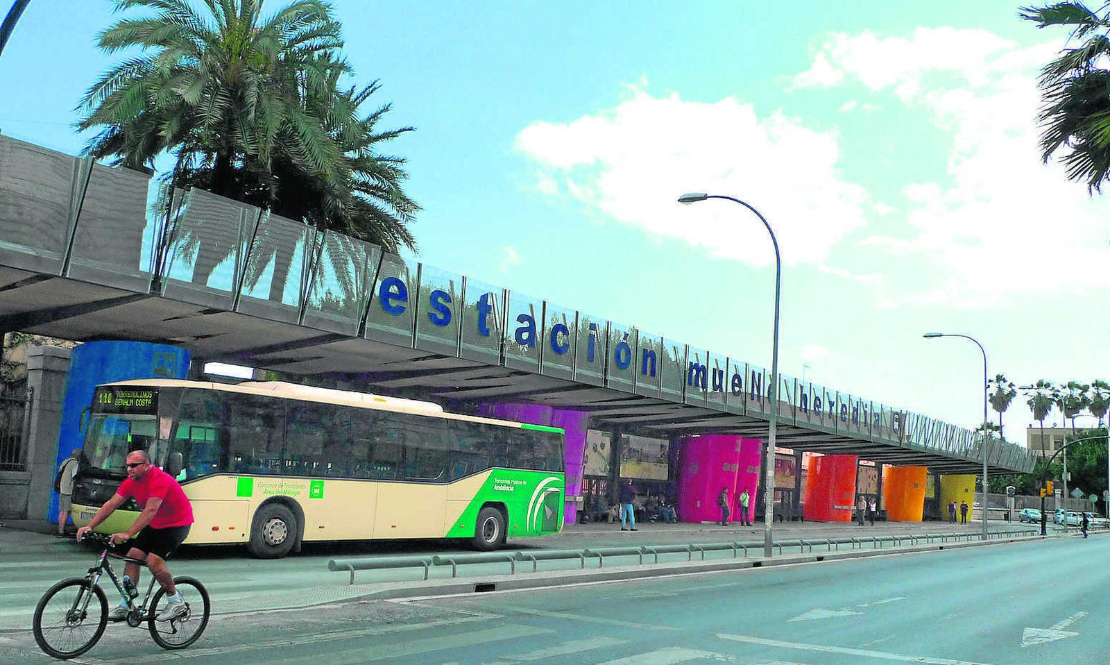 Estación de autobuses del Muelle de Heredia.