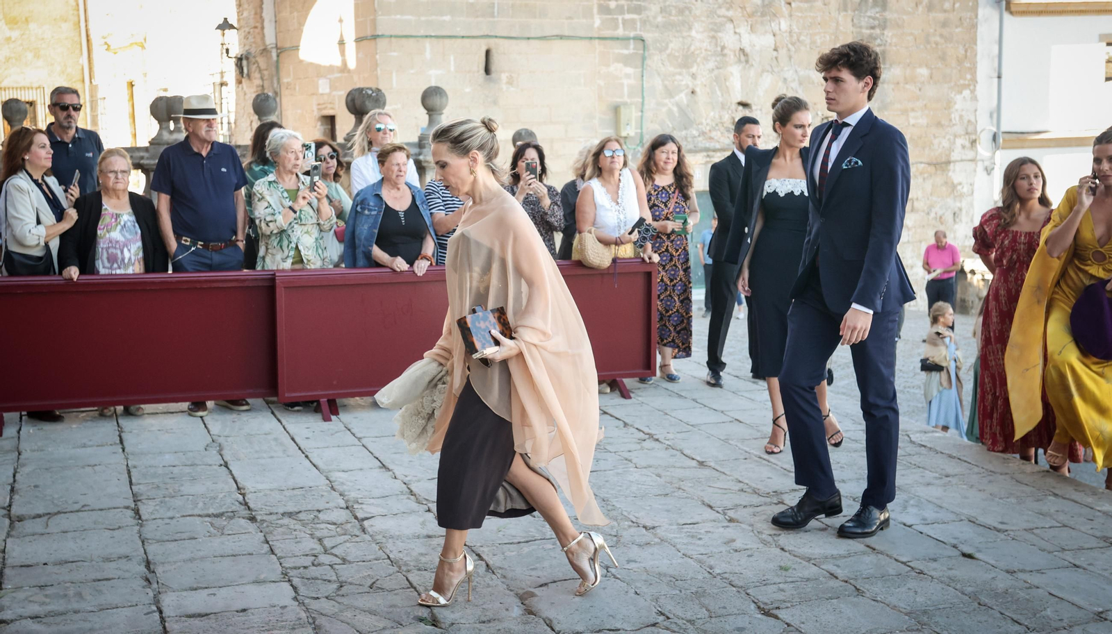 Imágenes de los asistentes a la boda de Ana Cristina Portillo Domecq en la Catedral de Jerez Imágenes de los asistentes a la boda de Ana Cristina Portillo Domecq en la Catedral de Jerez