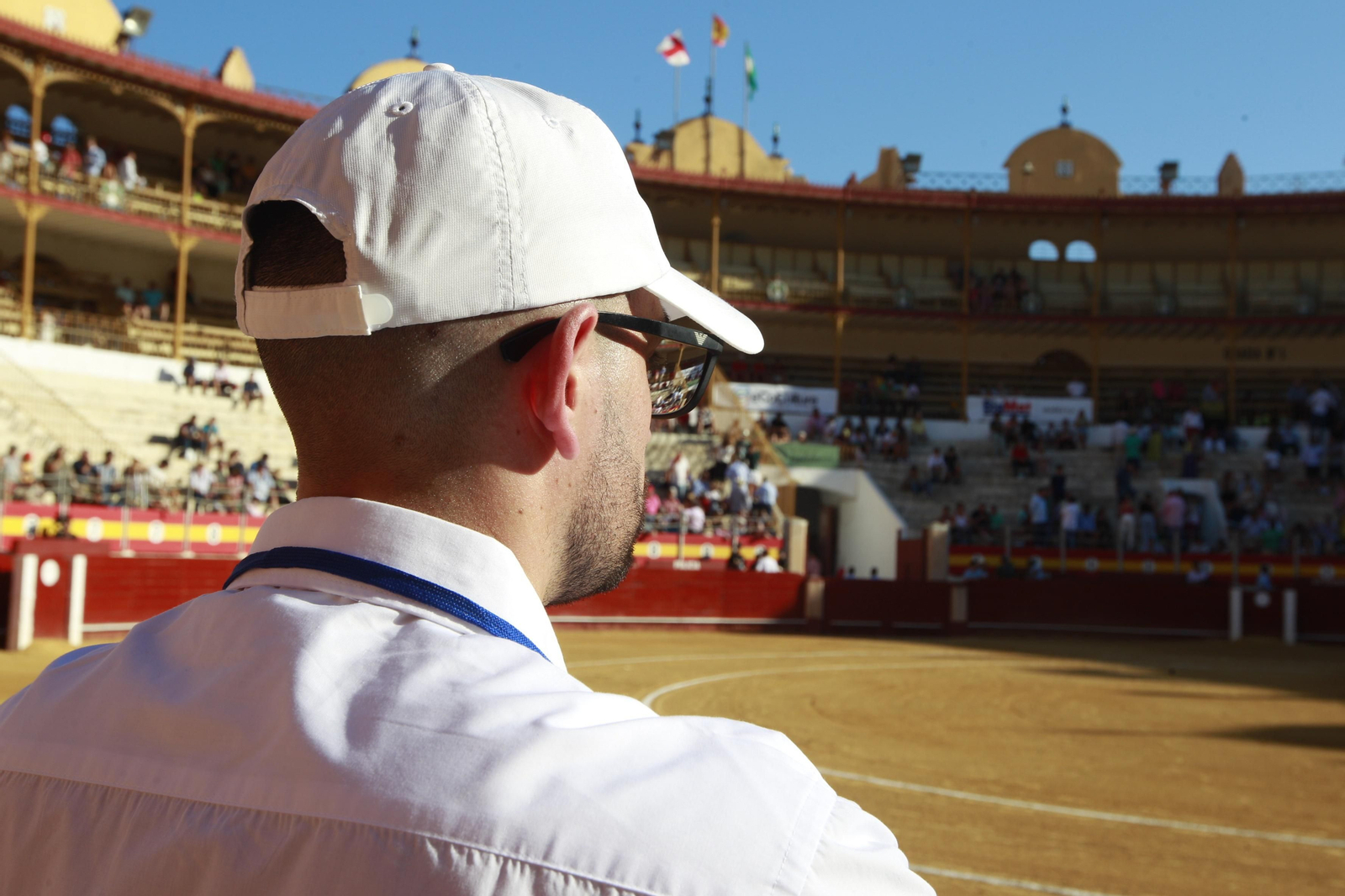 Las imágenes del ambiente del tendido en la novillada de la Feria Taurina de Almería