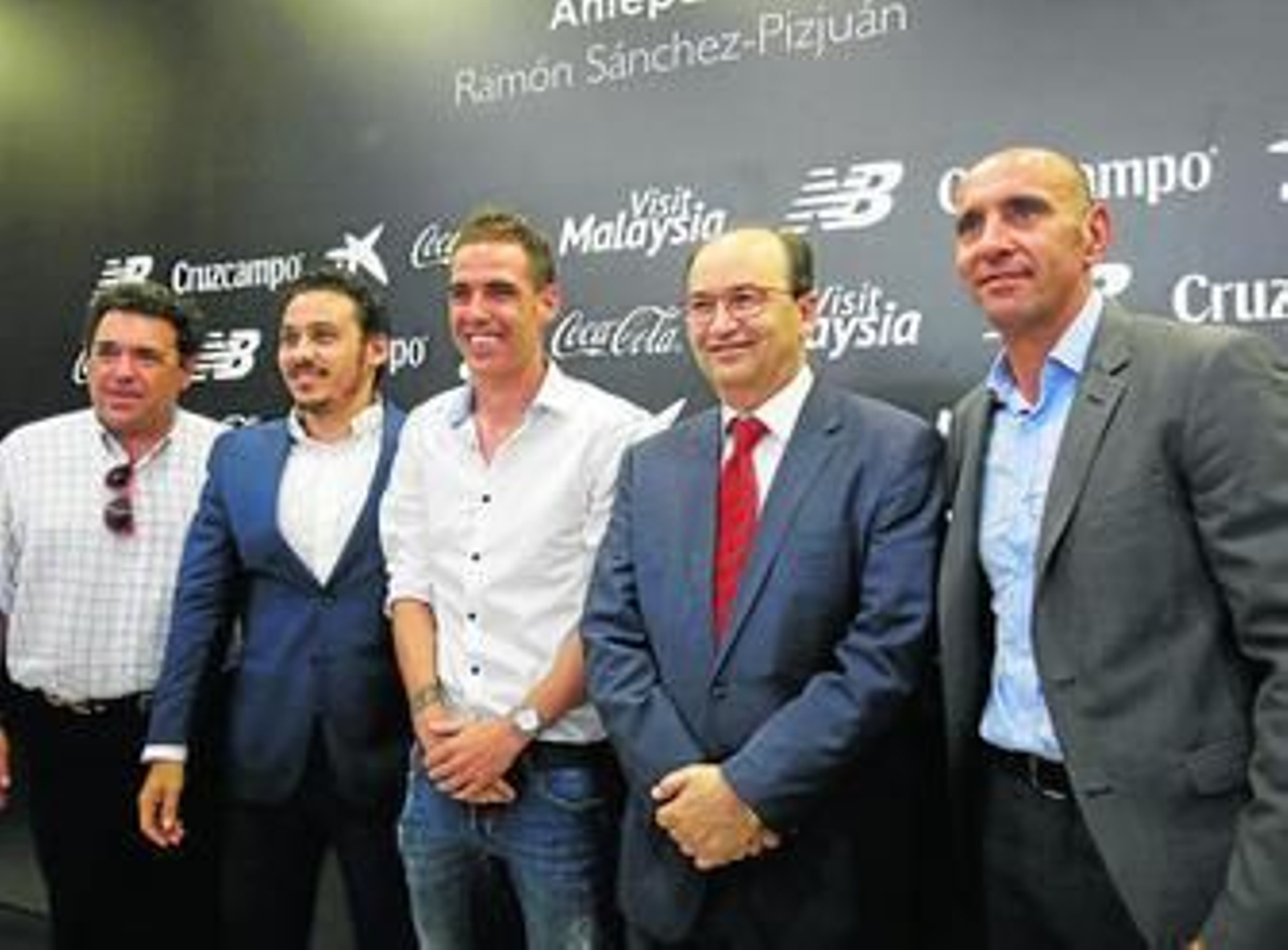 Ramón Somalo, José María del Nido Carrasco, Fernando Navarro, José Castro y Monchi, durante la despedida del barcelonés.