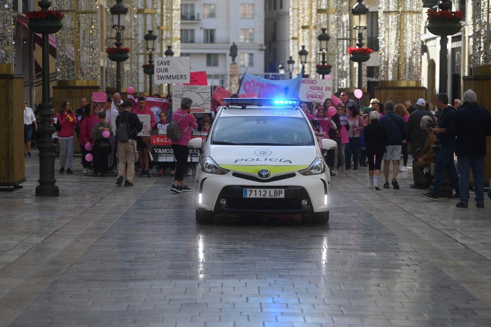 Las fotos de la manifestación del Club de Natación Inacua