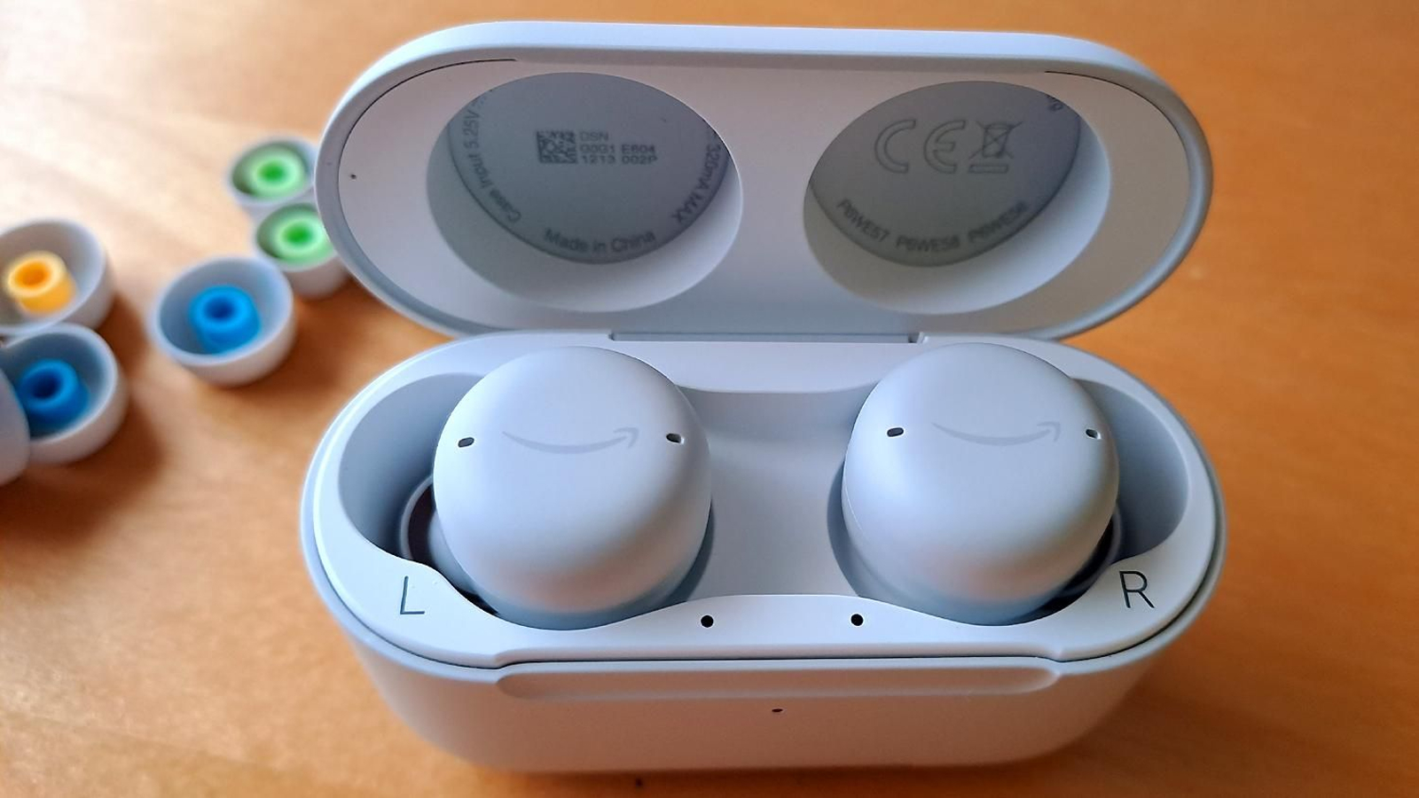 Auriculares Echo Buds de Amazon