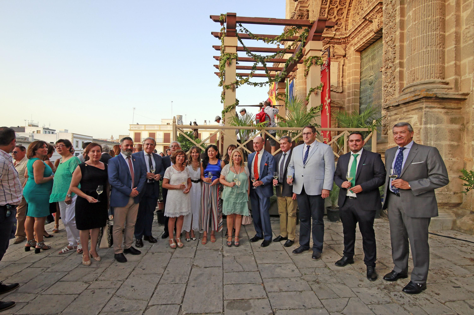 Imágenes de la pisa de la uva en la Catedral