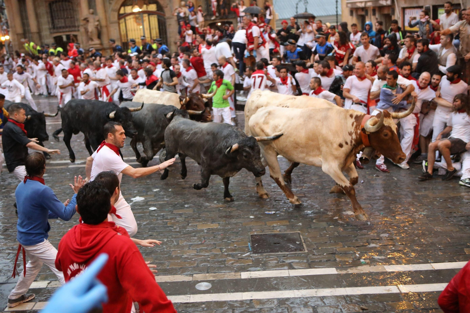 Las imágenes del segundo encierro de los Sanfermines 2018