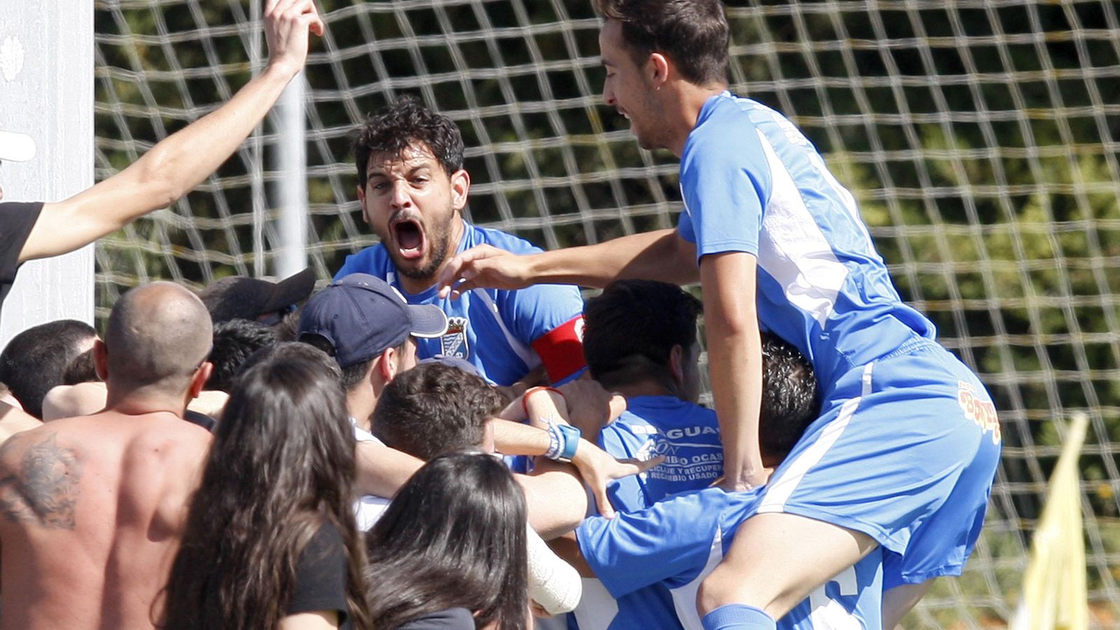 Los azulinos, con Barragán en primer plano, celebran uno de sus goles en la 14/15.