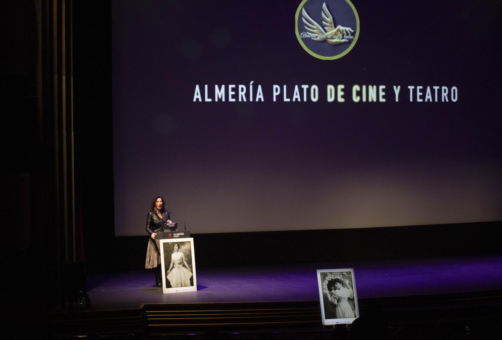 El estreno en Almería del largometraje documental "Concha Robles", en imágenes