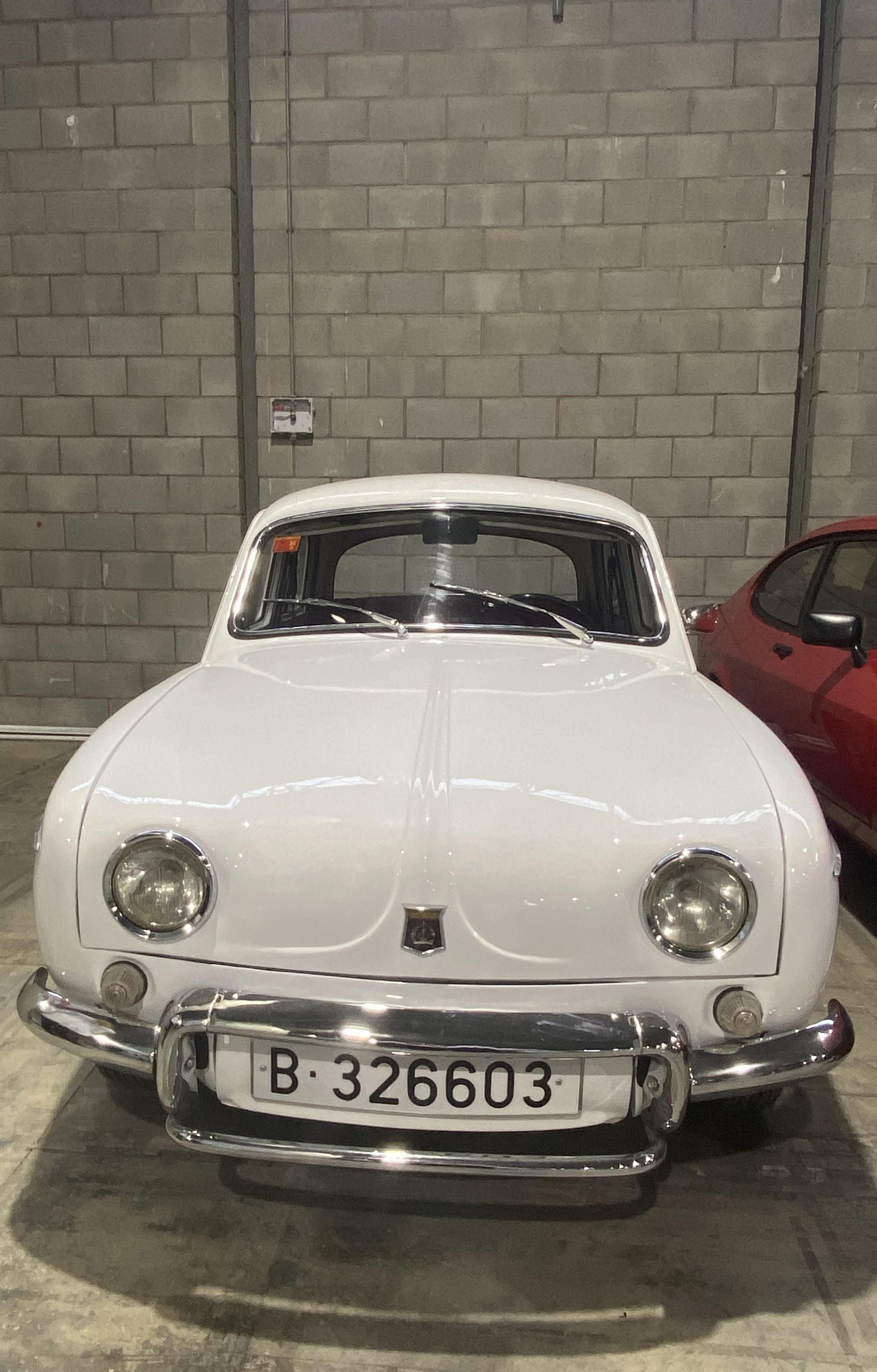 Un Gordini, matriculado en 1963, en la reciente exposición de vehículos clásicos que tuvo lugar en el Palacio de la Cámara de Comercio