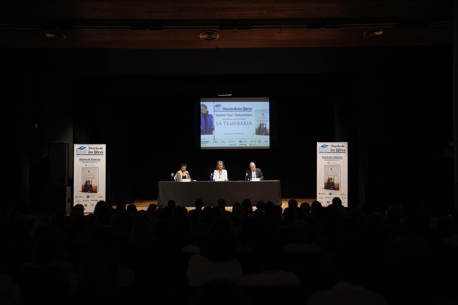 Las imágenes del diario de los libros con Isabel San Sebastián