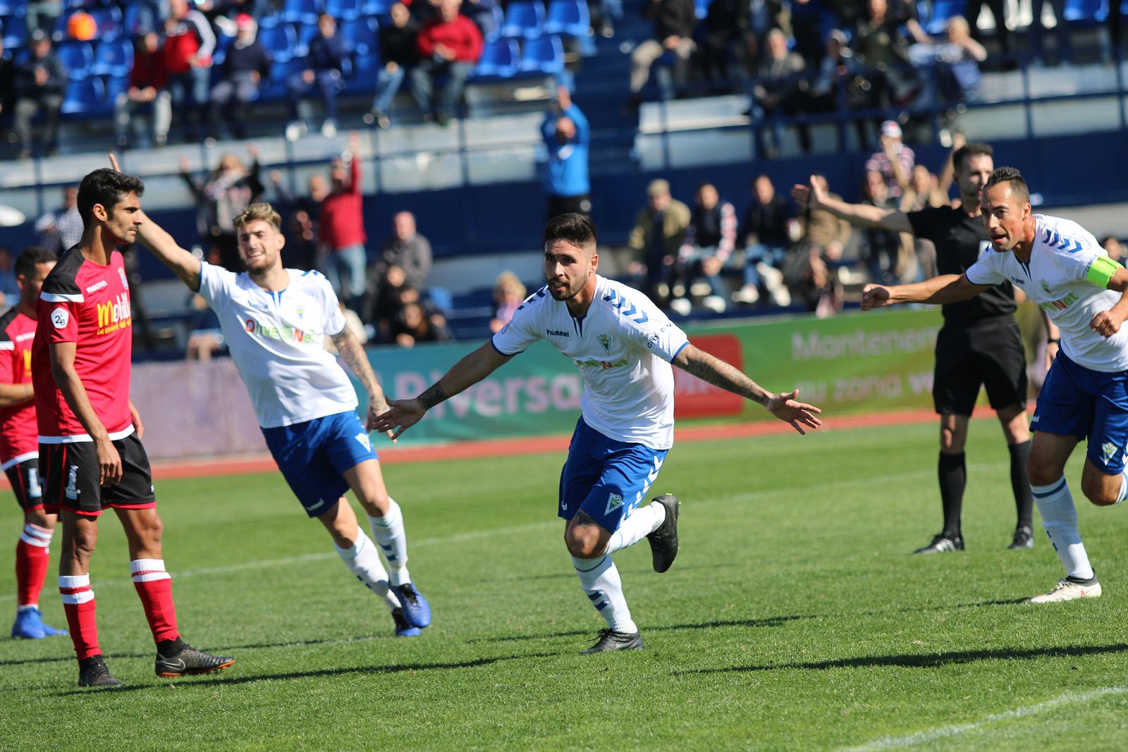 Dani Pérez celebra el 1-0 en el Municipal.
