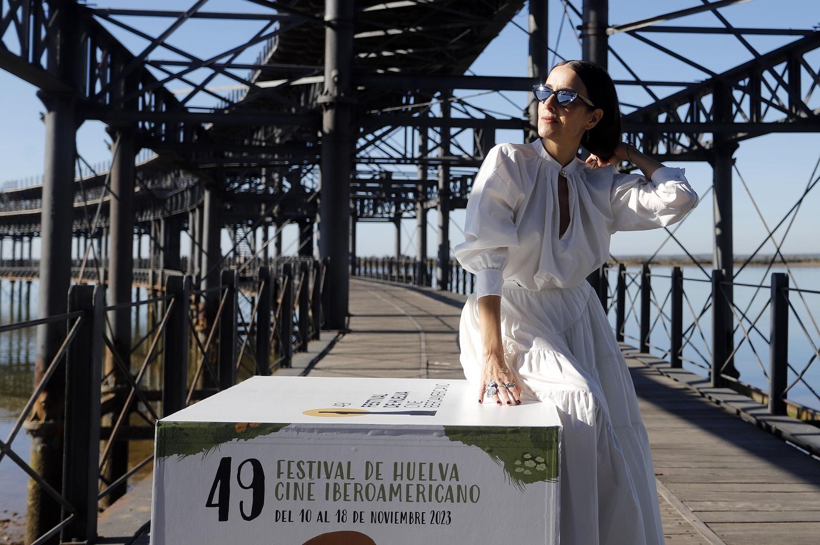 Cecilia Suárez en el Muelle de la Rio Tinto.