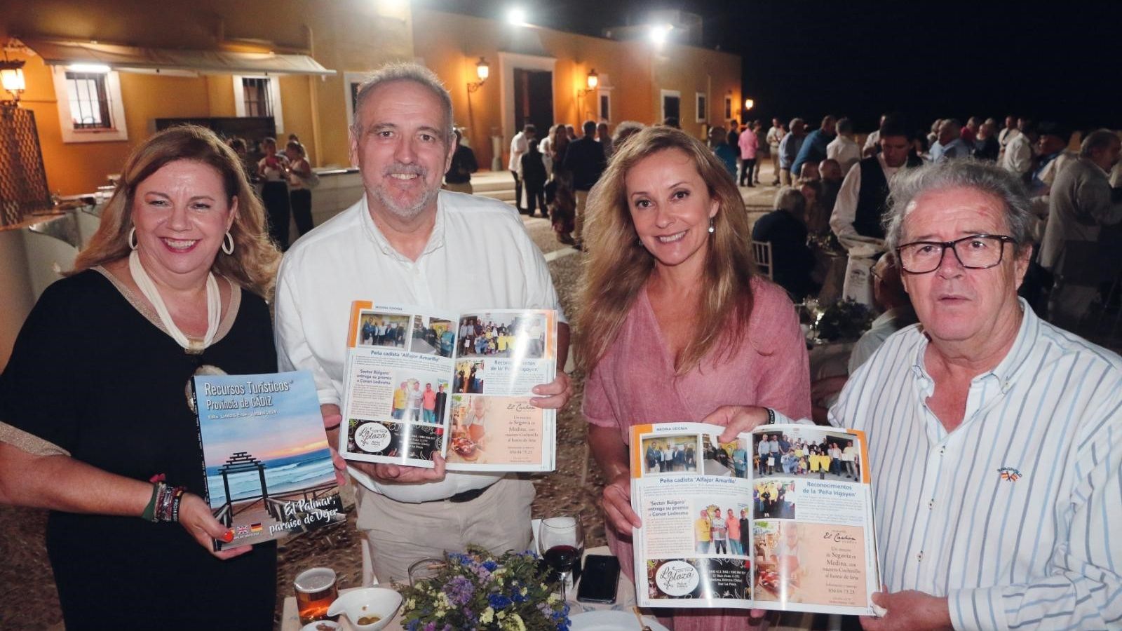 Sole Torres, el alcalde de Medina José Manuel Ruiz, Isabel Cantos y Chano Sánchez.