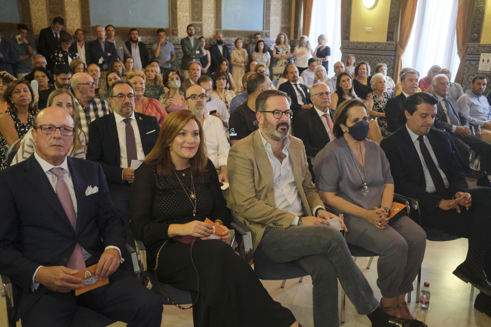 El alcalde de Córdoba es investido Cofrade de Honor de la Cofradía del Salmorejo, en imágenes